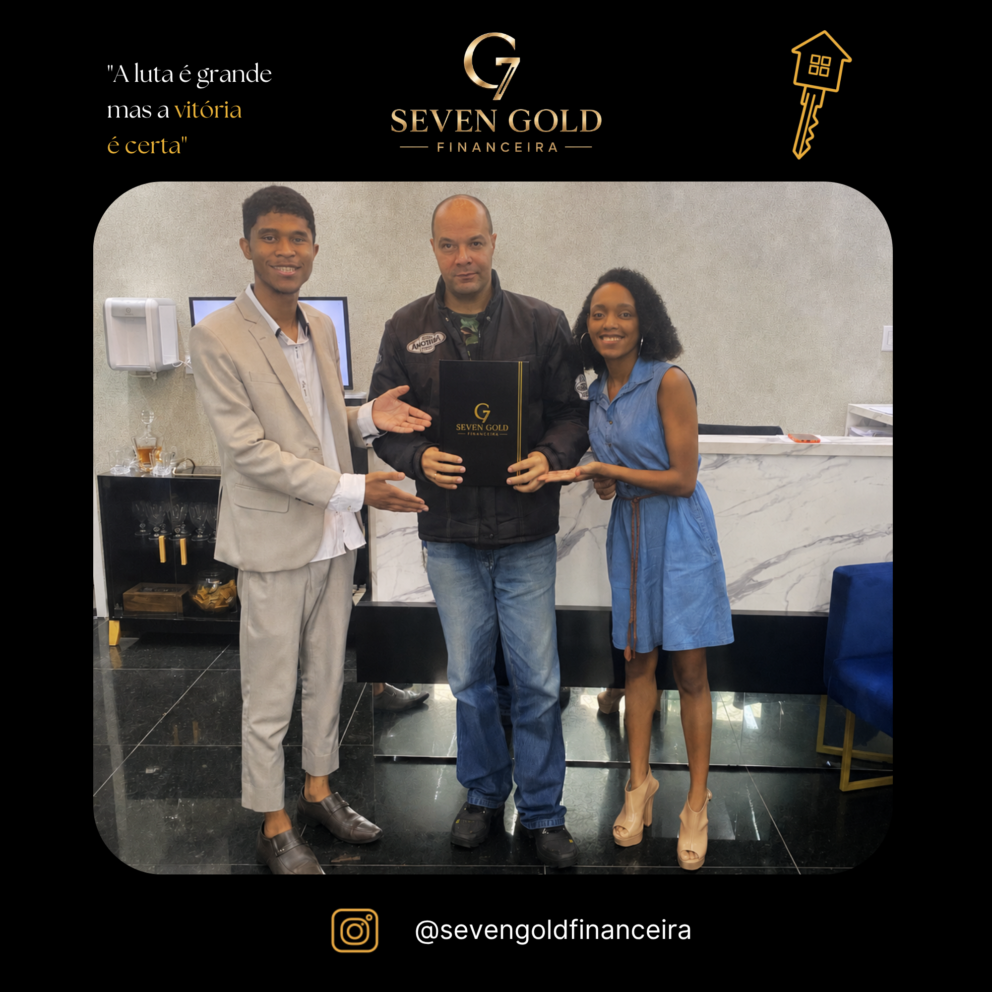Família 8 celebrando sua conquista com a Seven Gold